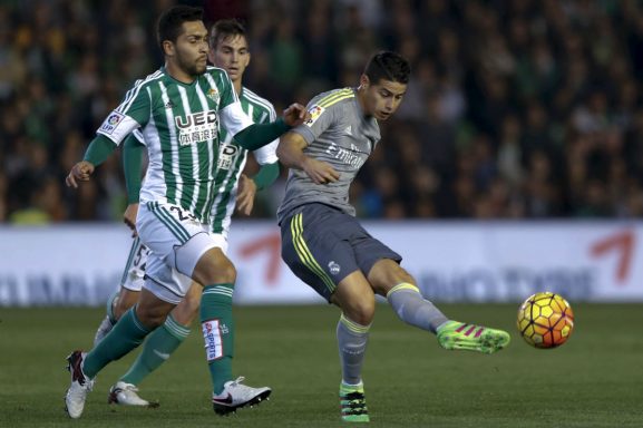 James Rodríguez fue titular contra el Betis. (Reuters)