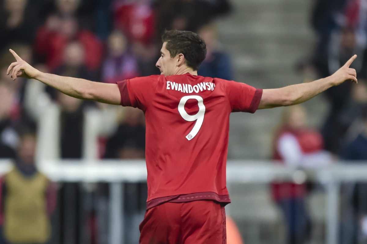 Lewandowski celebra un gol con el Bayern. (AFP)