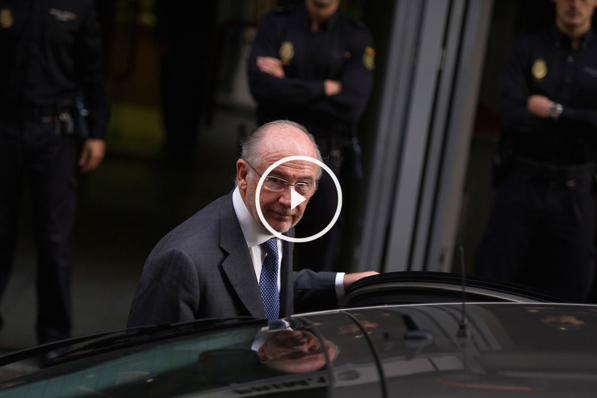 Rodrigo Rato entra en su coche (Foto: Getty).