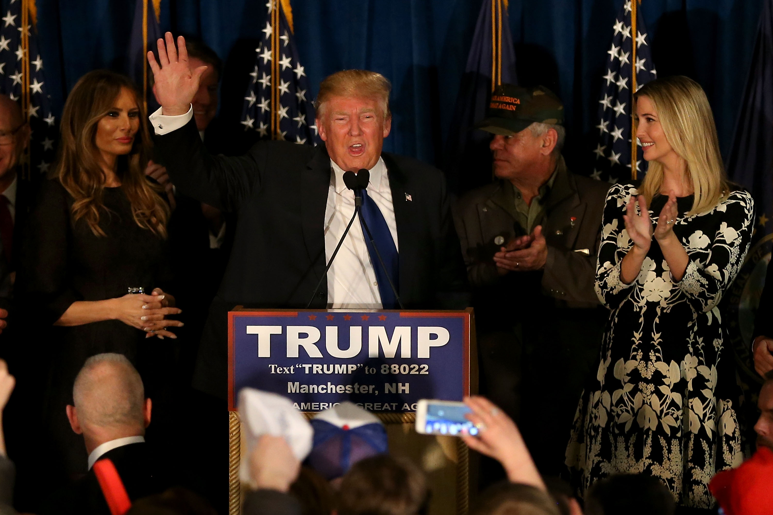 Donald Trump celebra los resultados en New Hampshire (Foto: AFP)