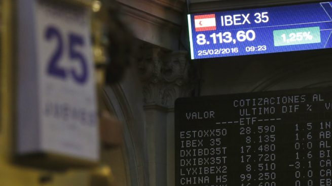 El Ibex rebota un 2,5% en una jornada marcada por los resultados empresariales