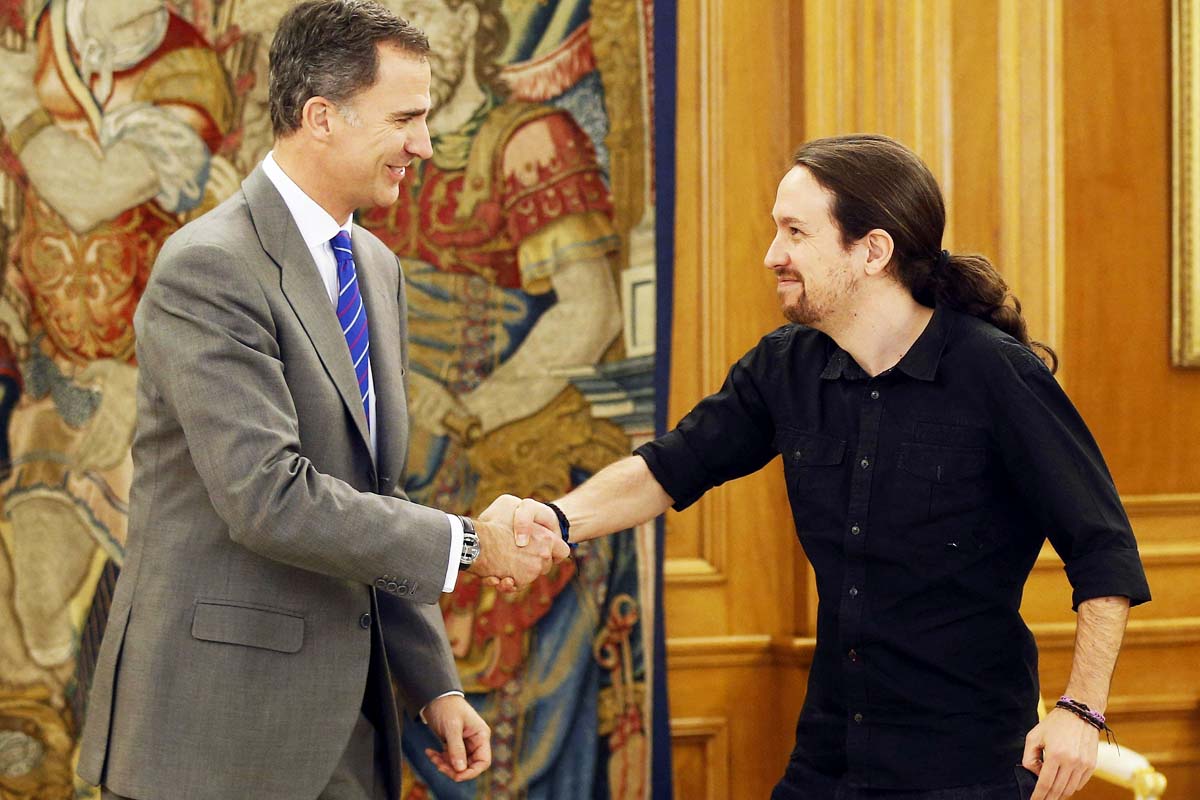 Pablo Iglesias y Felipe VI. (Foto: EFE)