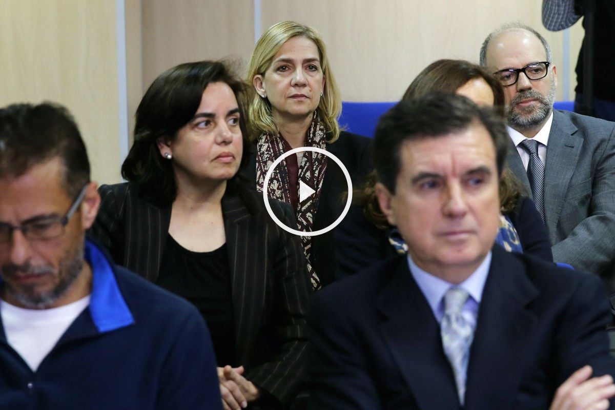 Jaume Matas en primera fila y la infanta Cristina oculta en el último lugar de los acusados. (Foto: EFE)