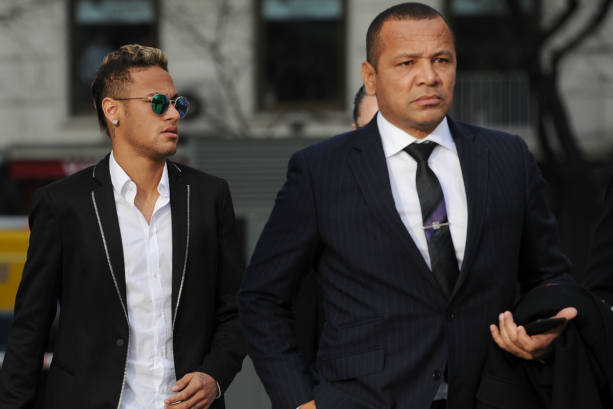Neymar y su padre en la Audiencia Nacional. (Foto: Getty)
