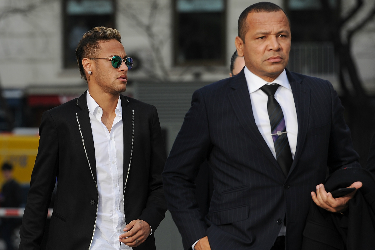 Los Neymar entran en la Audiencia Nacional. (Getty)