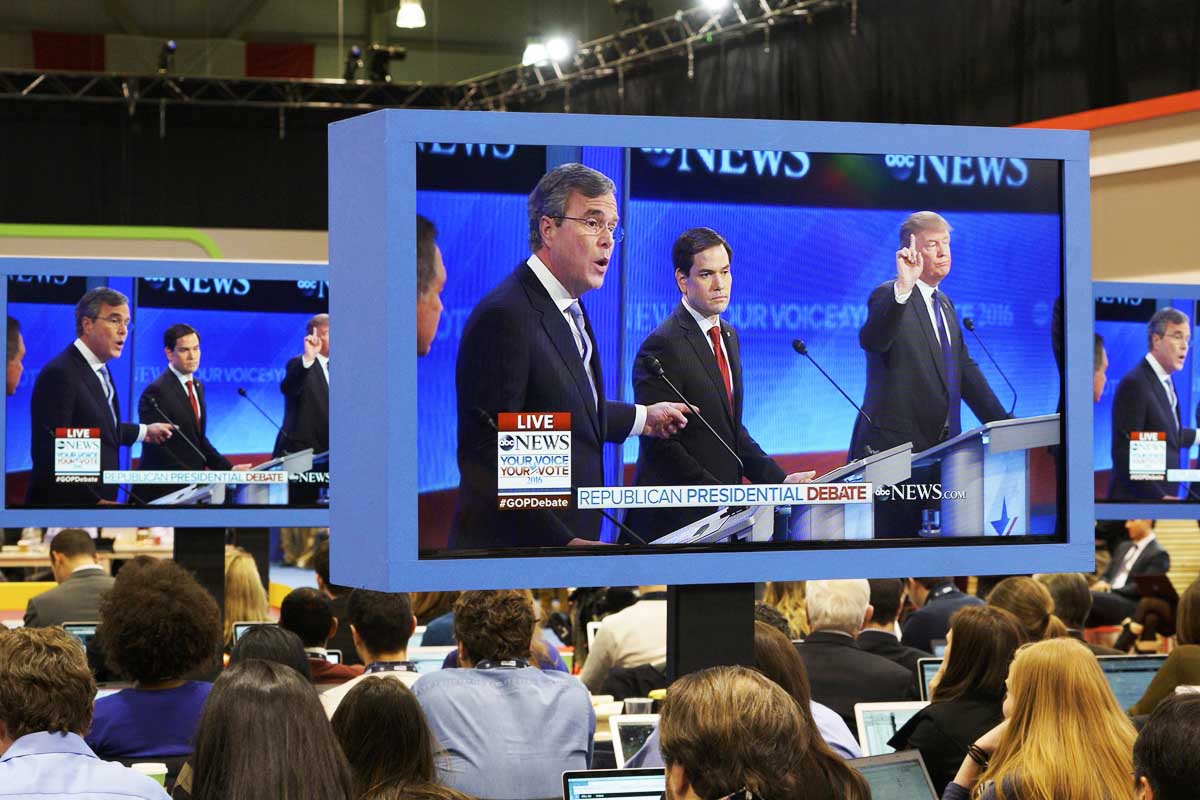 Marco Rubio, entre Jeb Bush y Donald Trump durante el último debate Republicano (Foto: Reuters)