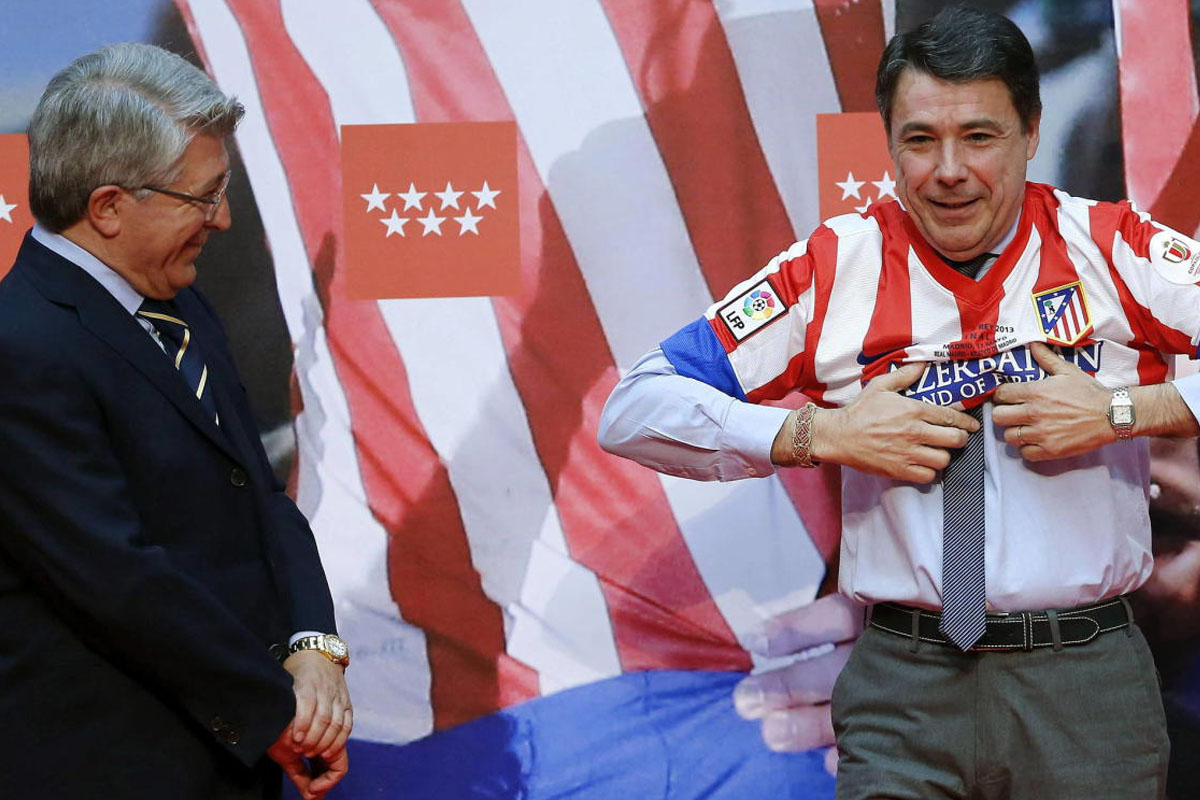 Cerezo y González celebran un título del Atlético de Madrid. (Foto: EFE)