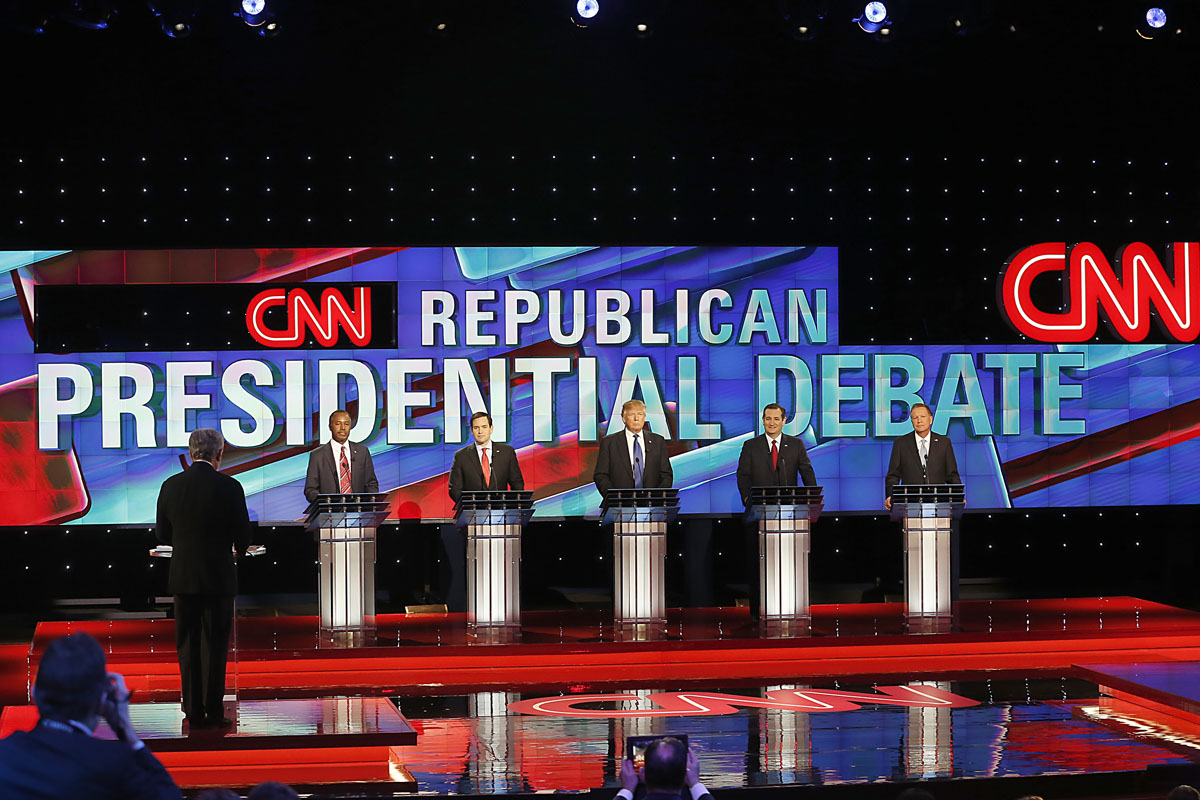 Plató de CNN con todos los candidatos dispuestos. (Foto: AFP)