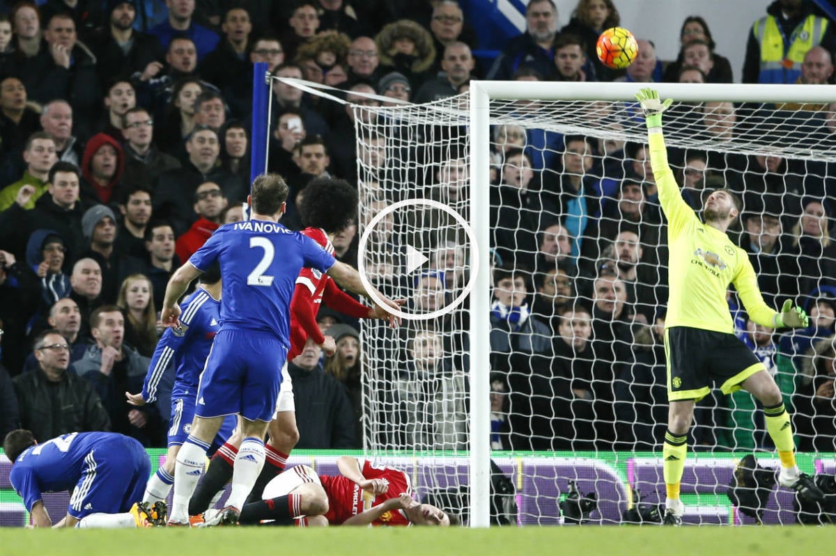 De Gea vuela para evitar el gol de Ivanovic. (Reuters)