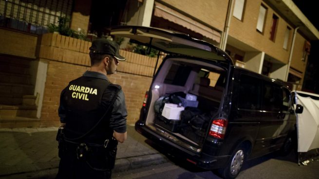 Un hombre pasa 6 años encerrado por completo en su casa por miedo a ser encarcelado