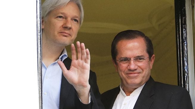 Julian-Assange-Ricardo-Patiño