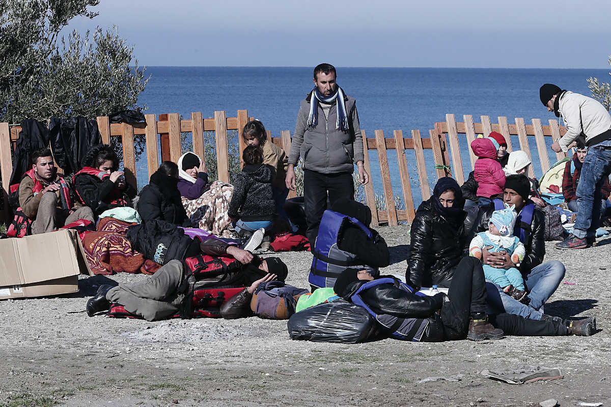 Refugiados sirios en Izmir, Turquía, tratando de pasar a Lesbos, Grecia.  (Foto: Getty)