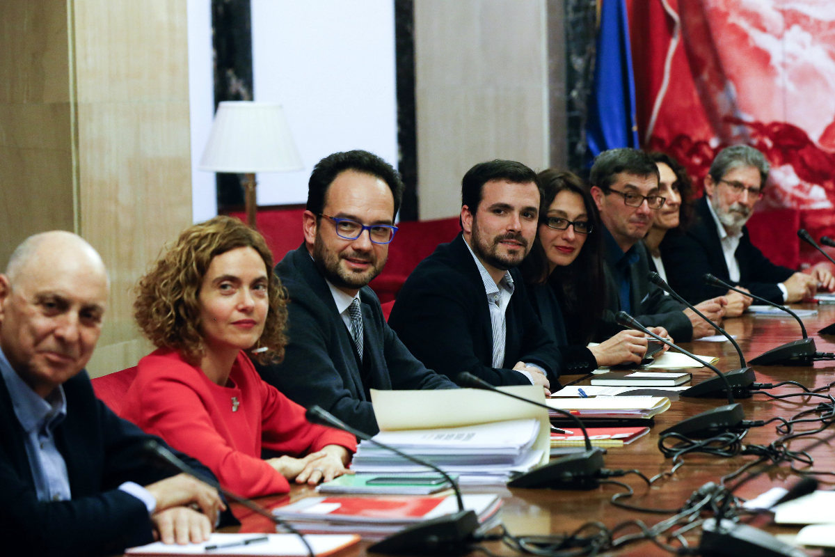 Imagen de la reunión d las izquierdas, este lunes. (EFE)