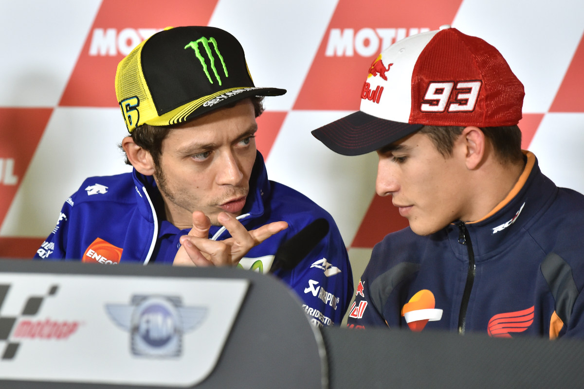 Rossi, en una rueda de prensa con Márquez. (AFP)