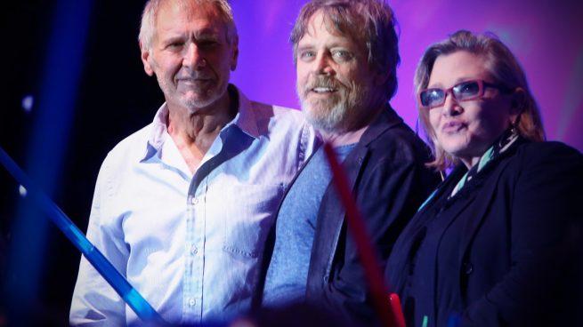 Harrison Ford, Mark Hamill y Carrie Fisher, en una presentación de Star Wars VII. (Foto: Getty)