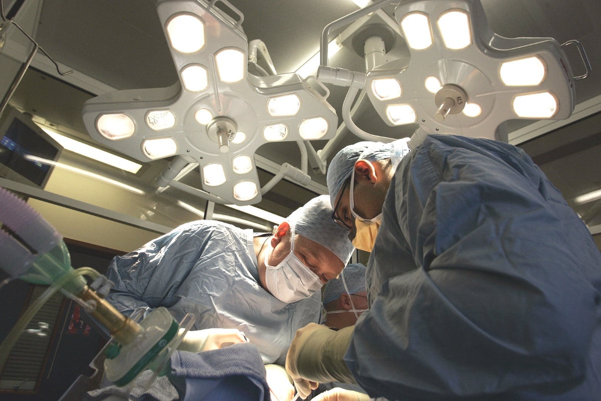 Un paciente sobrevive 48 horas sin pulmones gracias a un sistema artificial previo al trasplante