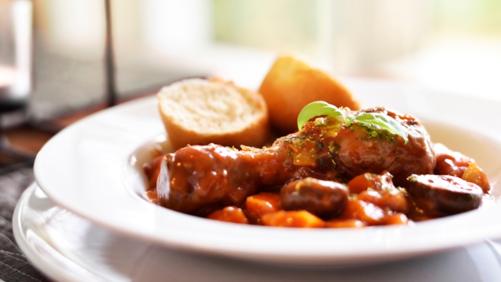 Receta de Pollo con salsa de manzana y chips morados