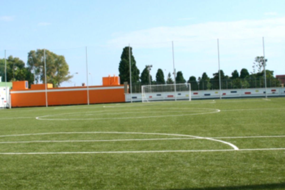 Imagen del campo de fútbol de San Ignacio en Málaga, donde se produjo el apuñalamiento del jugador de tercera división.