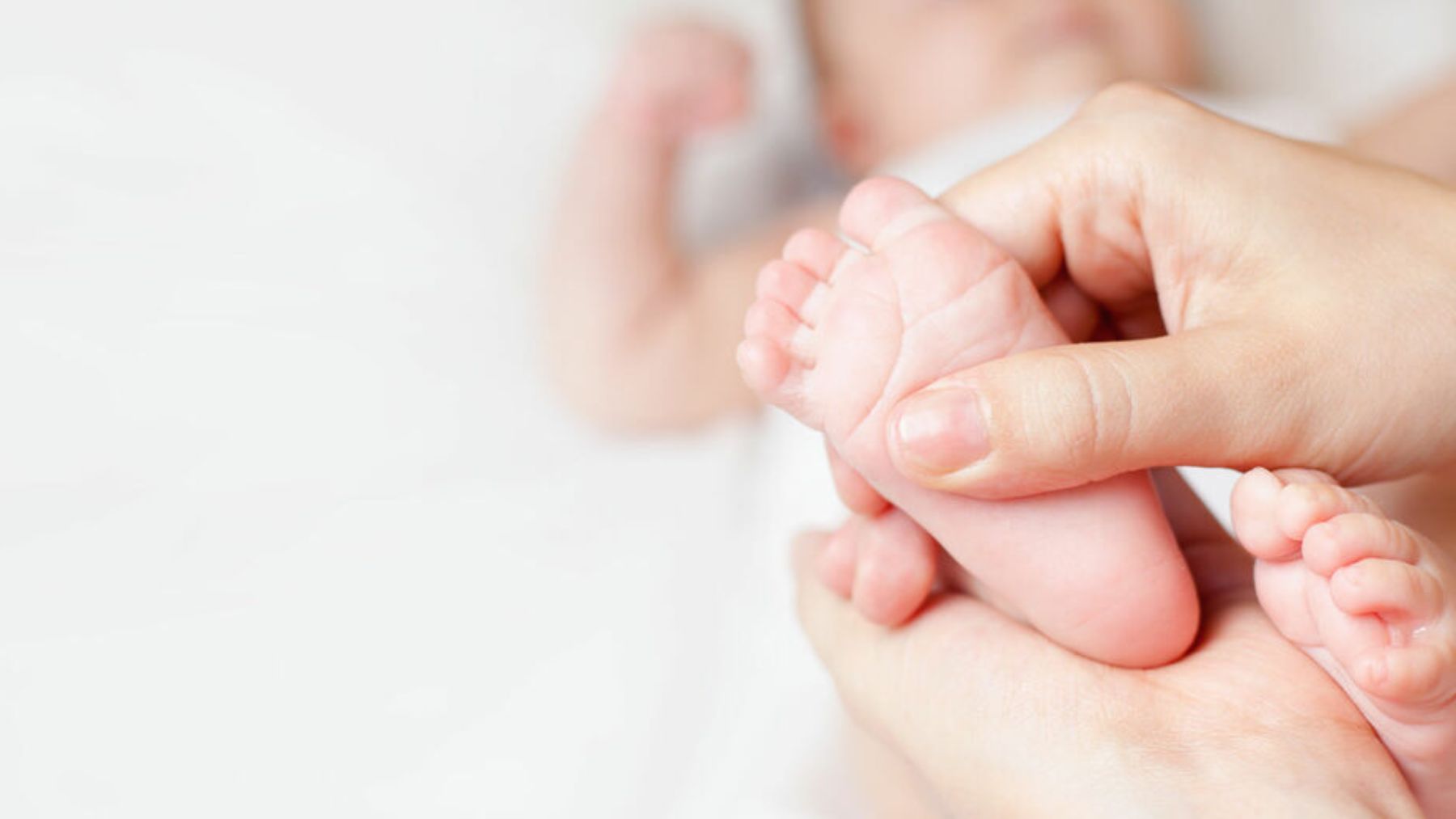 Descubre qué es y cómo aplicar la reflexología para los bebés