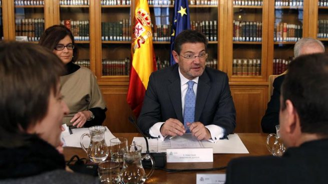 El ministro de Justicia en funciones, Rafael Catalá, durante su reunión con las asociaciones de jueces y fiscales (Foto:EFE)