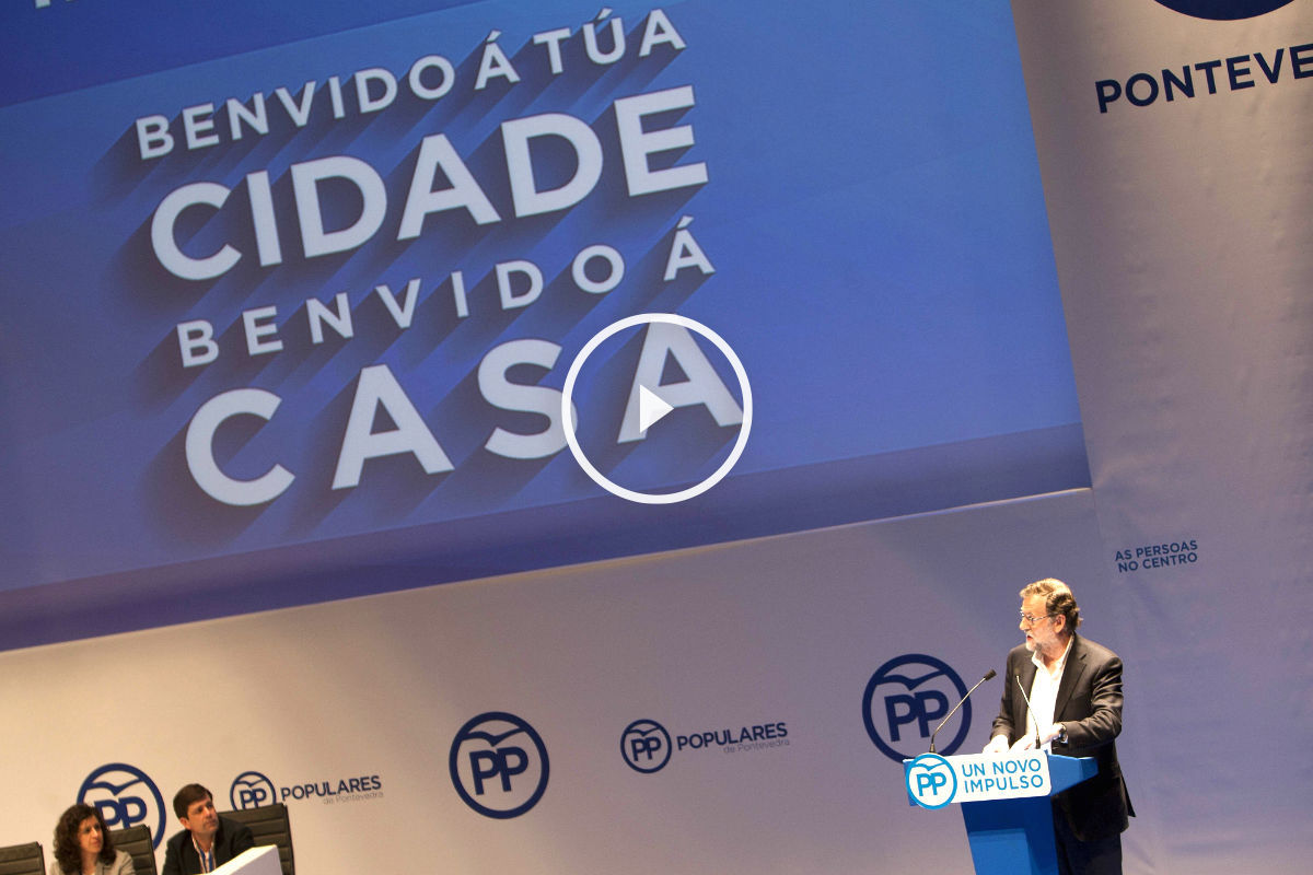 Rajoy durante su intervención en el congreso del PP de Pontevedra (Foto: Efe).