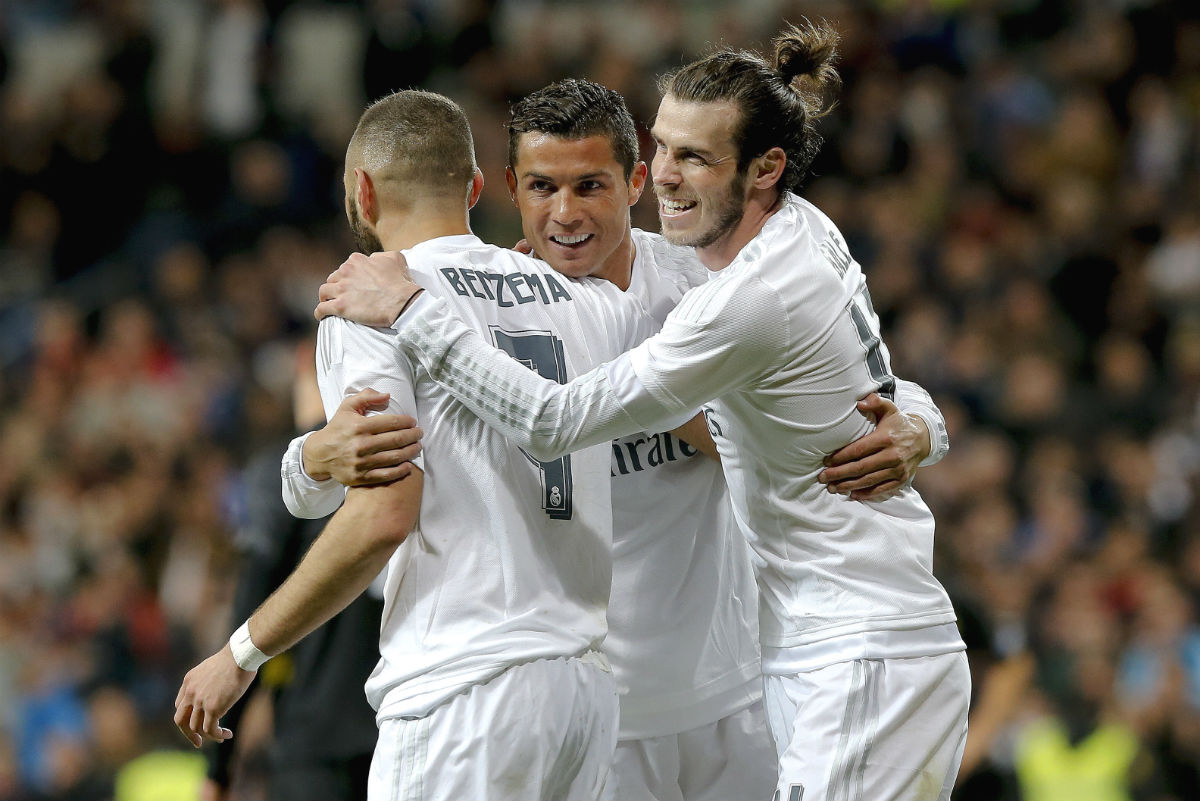 Cristiano, Benzema y Bale celebran uno de los goles. (EFE)