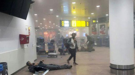 Imagen del aeropuerto de Zaventem instantes después de los atentados.
