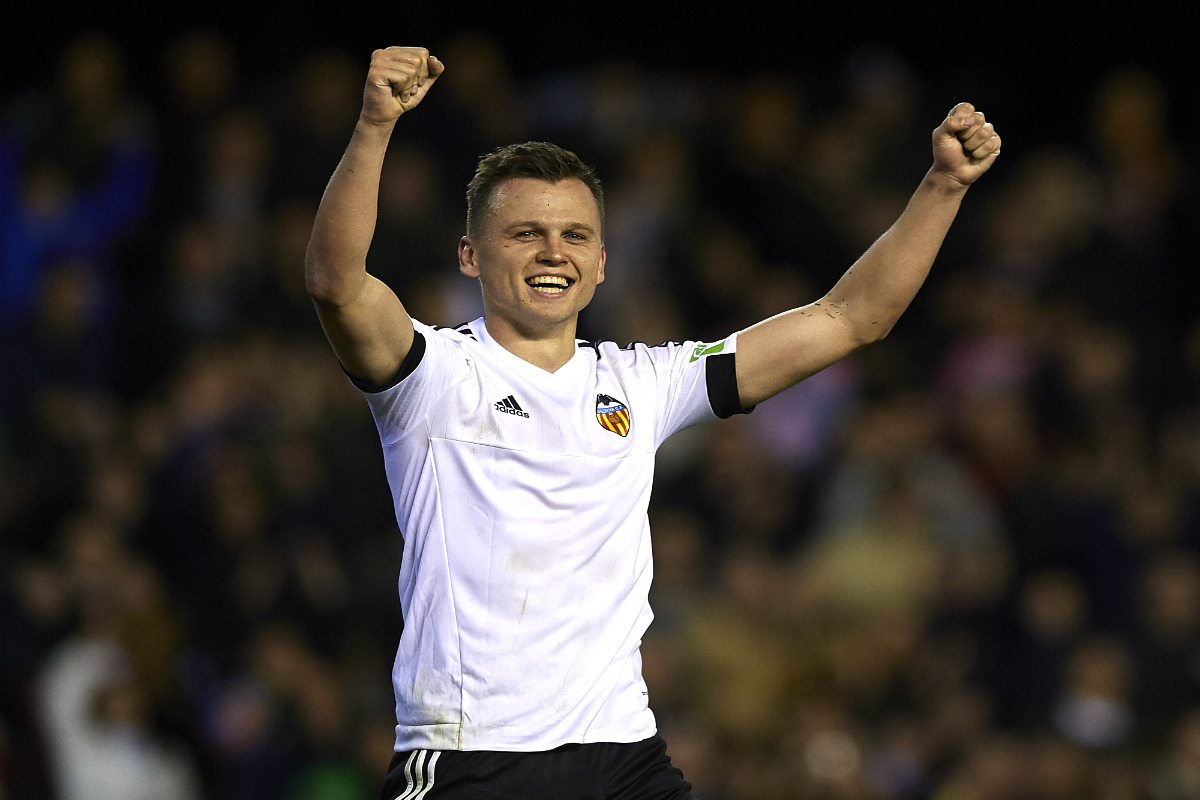 Denis Cheryshev celebra su gol ante el Espanyol, el primero con el Valencia. (Getty)