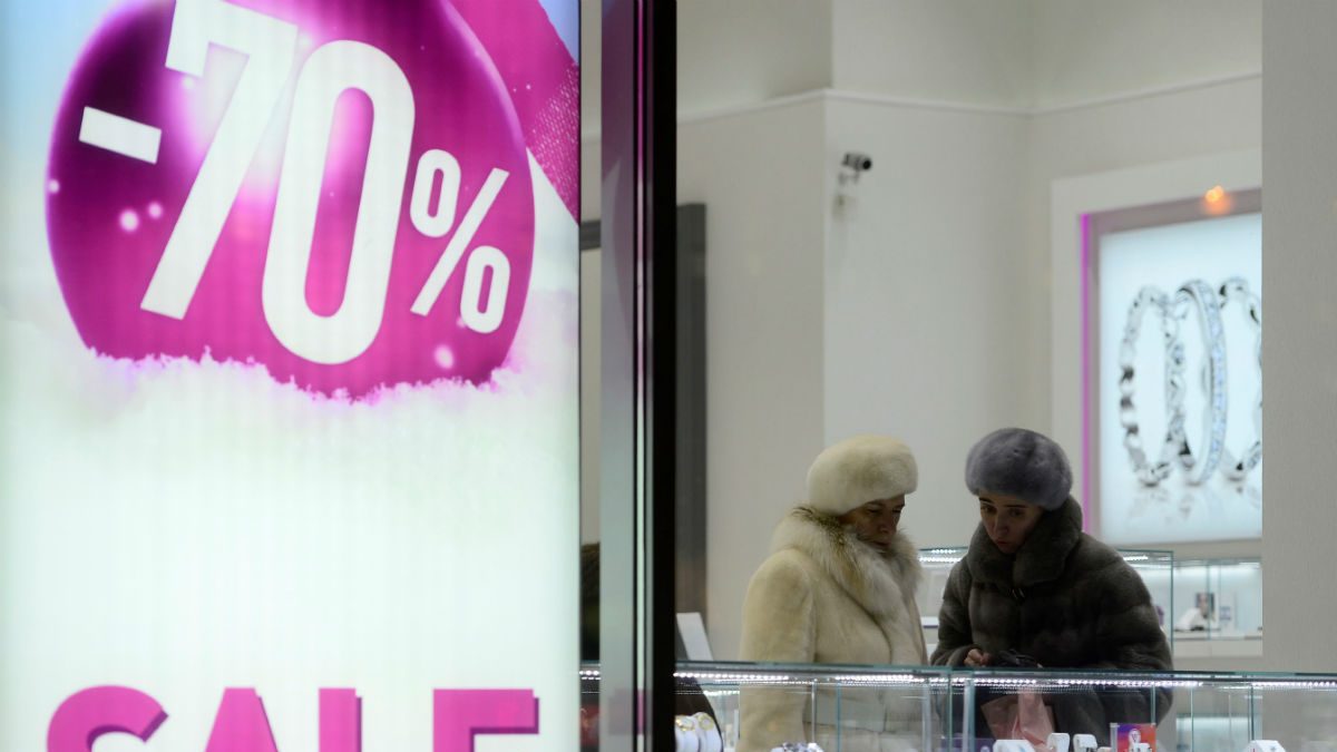 Mujeres comprando (Foto: GETTY)
