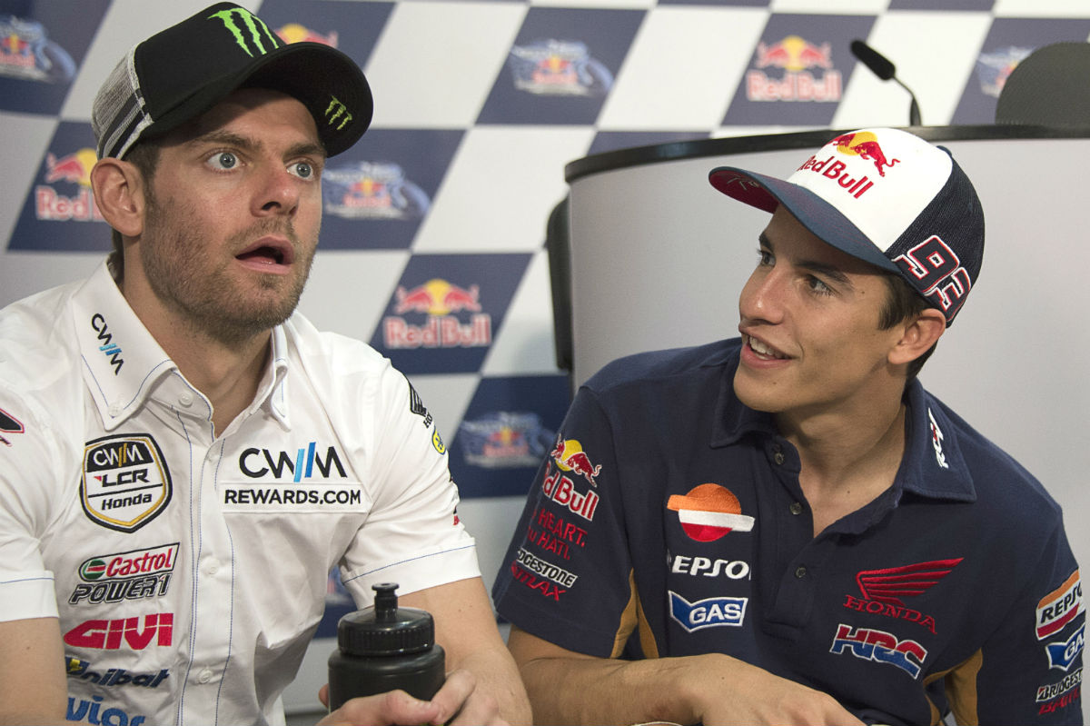 Crutchlow, en una rueda de prensa con Márquez. (Getty)