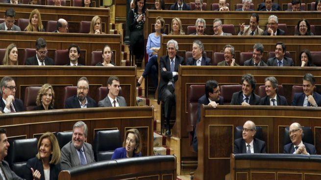 Podemos se equivoca y vota en el Congreso a favor de la unidad de España