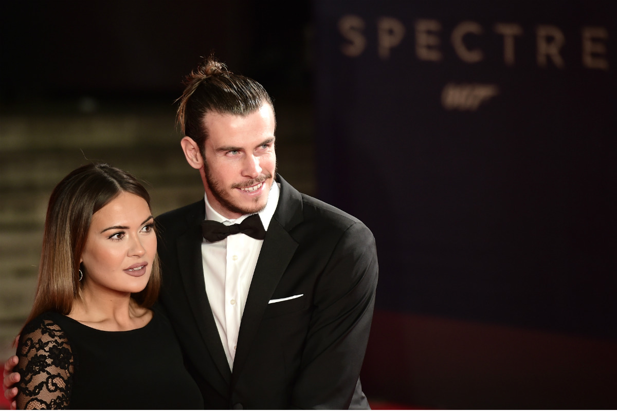 Gareth Bale, junto a su esposa, Emma Rhys. (AFP)