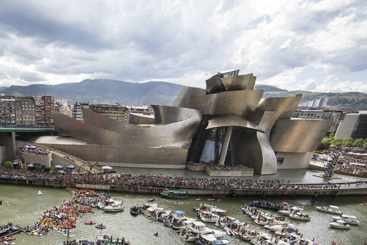 El museo Guggenheim de Bilbao ya cuenta con una escultura de Bourgeois, la araña, en sus inmediaciones. (Foto: Getty)