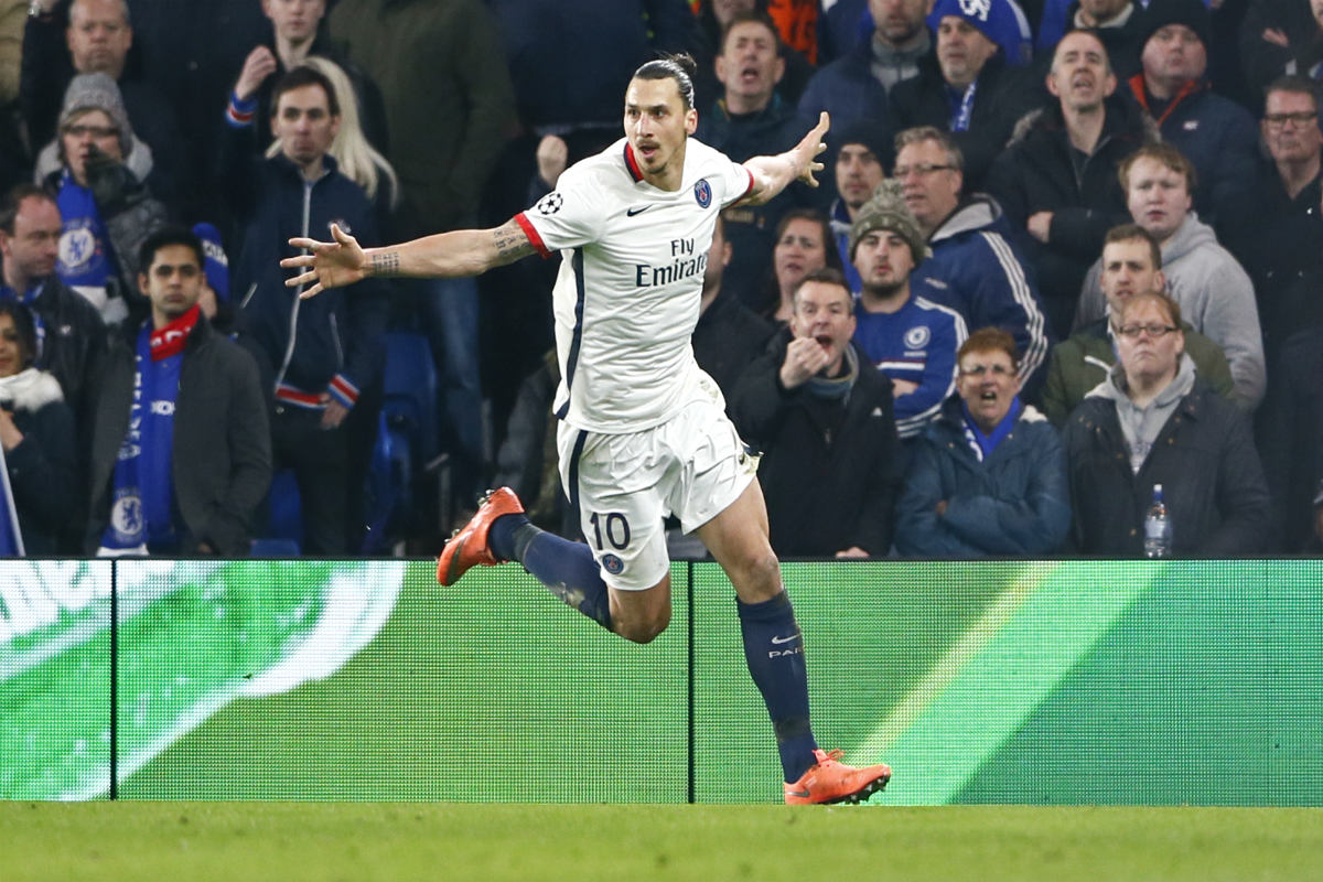 Ibrahimovic marcó el 1-2 y asistió a Rabiot en el 0-1 contra el Chelsea. (Reuters)