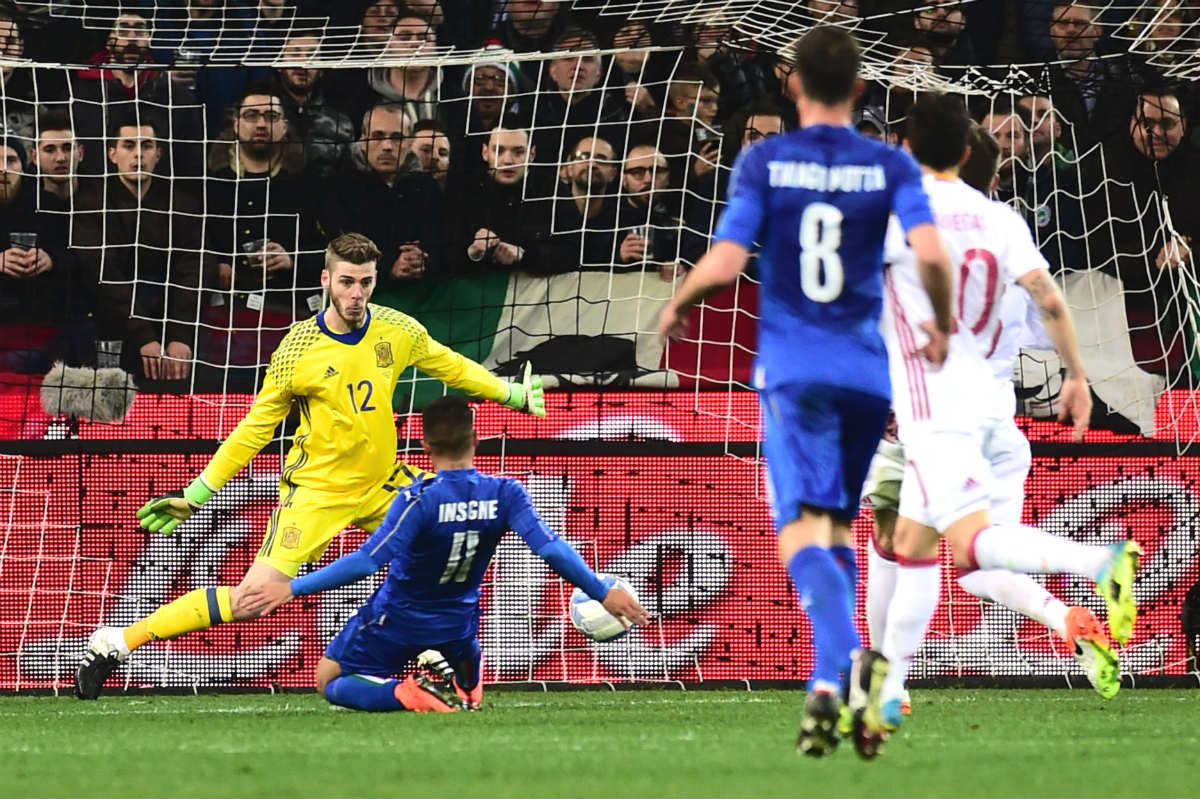 Insigne marca el gol de Italia. (AFP)
