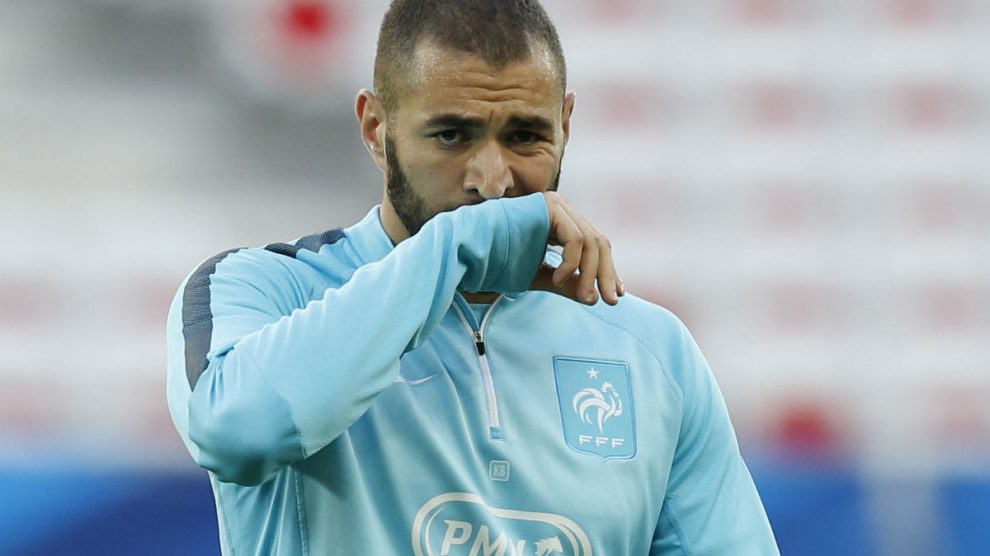 Karim Benzema, en un entrenamiento con Francia. (AFP)