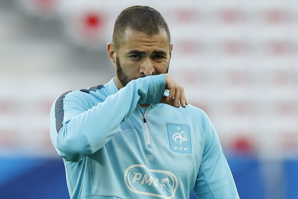 Karim Benzema, en un entrenamiento con Francia. (AFP)