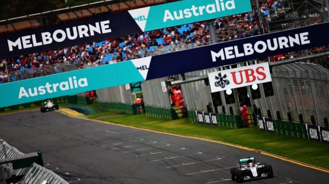 McLaren y Alonso se cuelan en la Q2 en el desfile de Lewis Hamilton