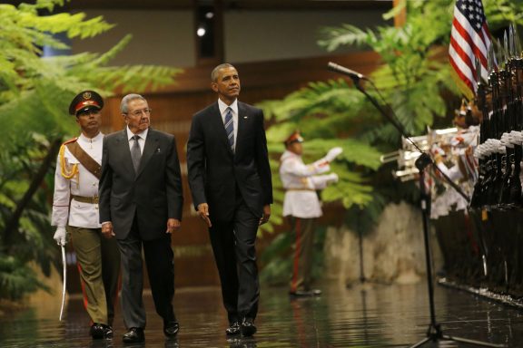 Barack-Obama-Raúl-Castro