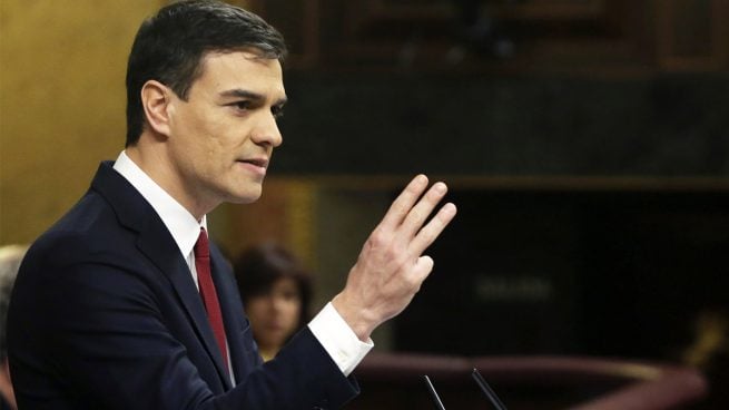 Los barones del PSOE presionan para que Sánchez salte el día 2 y no sea el candidato el 26J