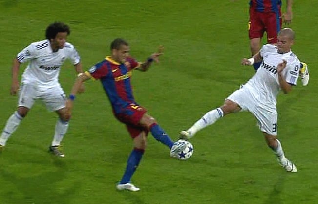 El problema con Dani Alves que Piqué no puede superar: 