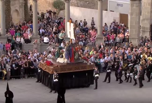 Procesión en las calles de Zamora