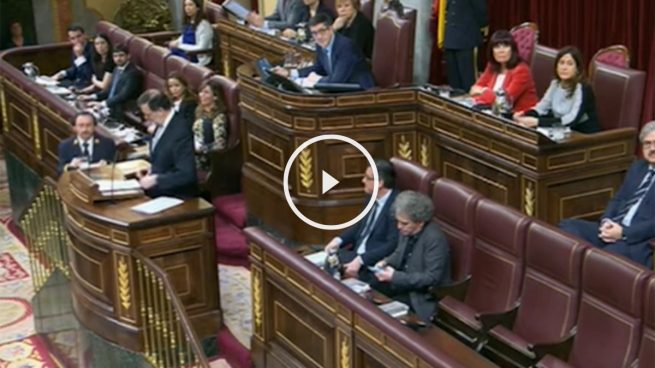 Rajoy se mofa de la bancada socialista: «Hasta ustedes me van a entender»