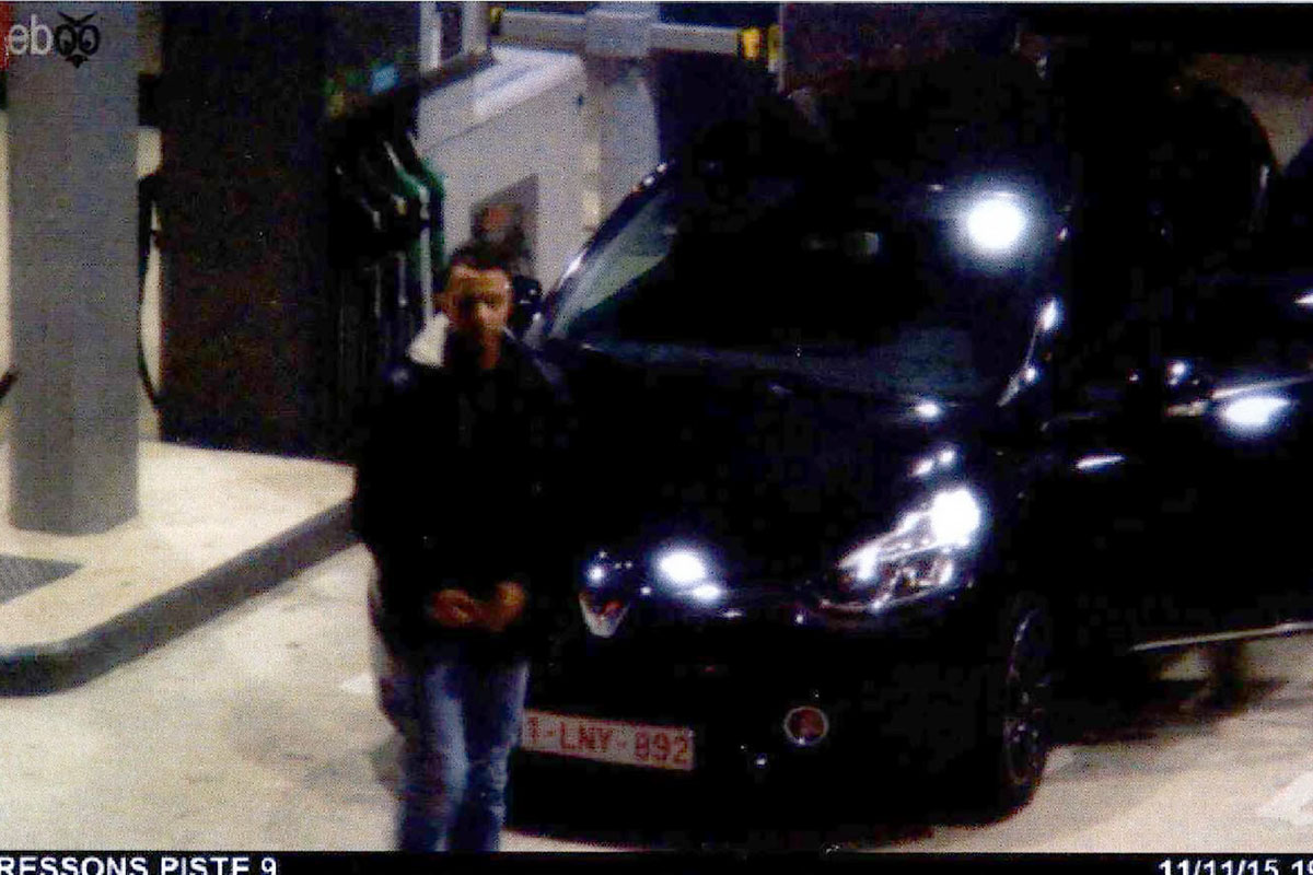 Los hermanos Abdeslam, localizados en una gasolinera al norte de París el 11 de noviembre. (Foto: AFP)