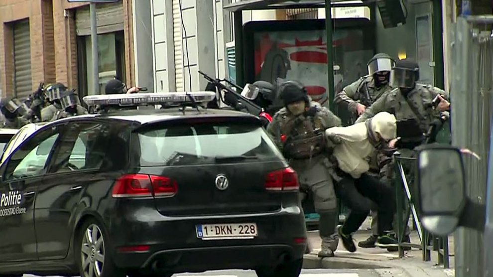 18 de marzo. Salah Abdeslam, el terrorista más buscado desde los atentados de París, es detenido en Bruselas. (Foto: Reuters)