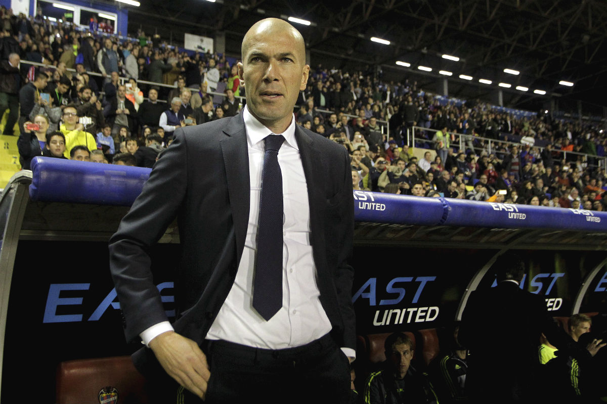 Zinedine Zidane, en el partido ante el Levante. (Reuters)