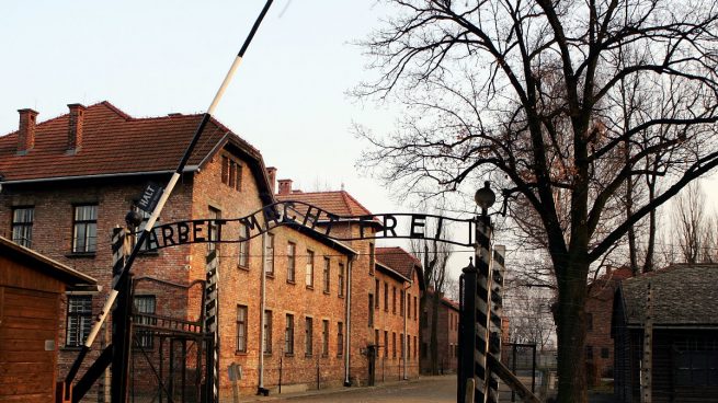 Un guardia de Auschwitz muere días antes de ser juzgado a la edad de 93 años