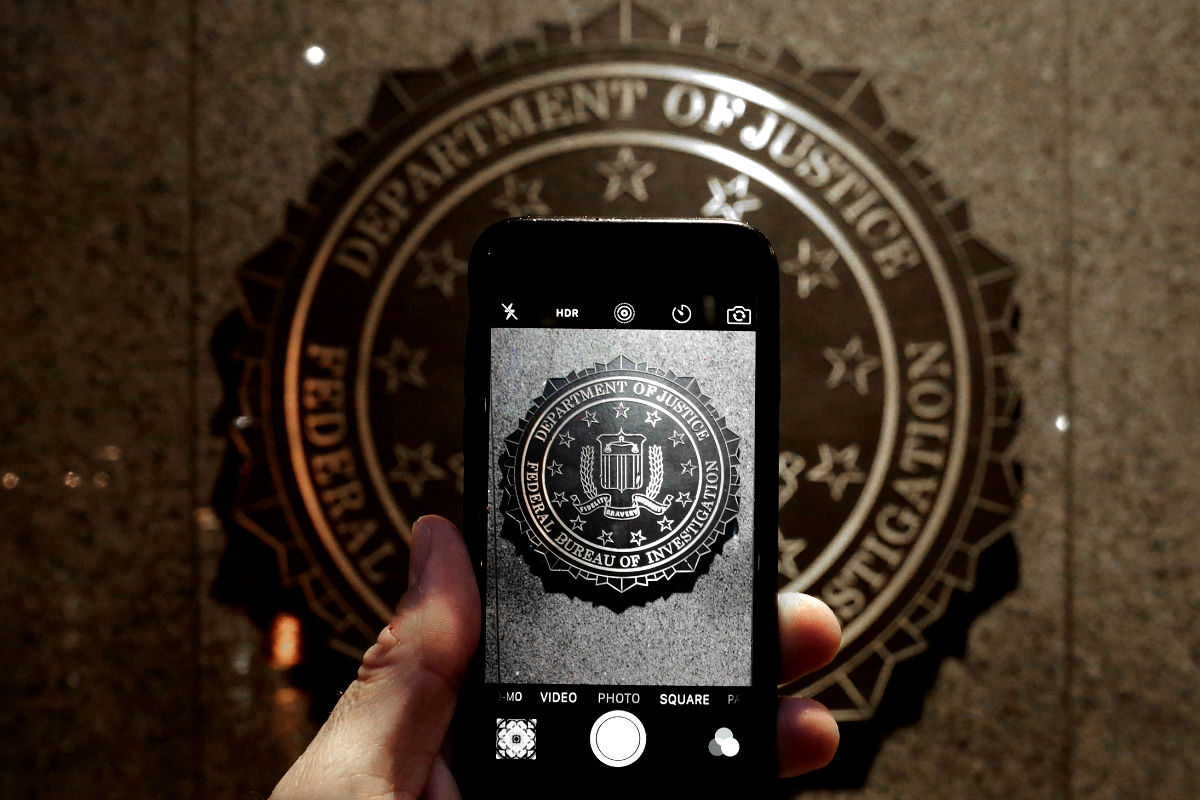 Imagen de un iphone en el departamento de Justicia de EEUU. (Getty)