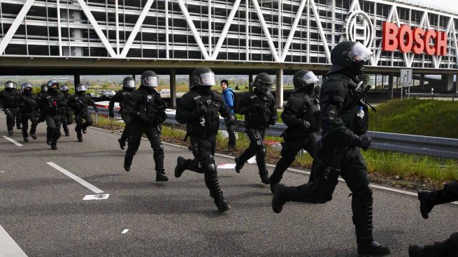 La policía alemana detiene 400 personas durante los disturbios contra el xenófobo Alternativa para Alemania