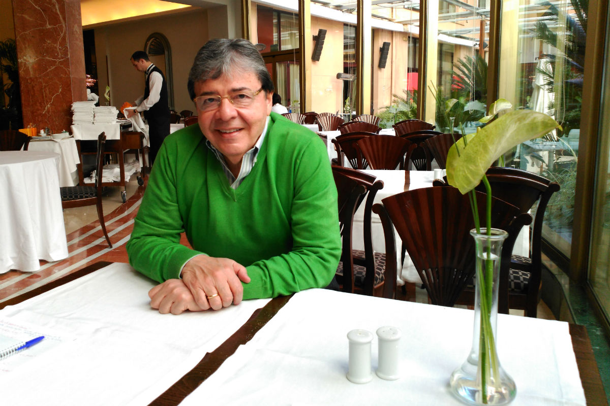 Carlos Holmes Trujillo, durante una entrevista con OKDIARIO en Madrid. (ADP)